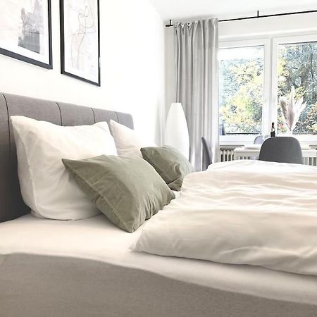 Top-Apartment Mit Parkplatz Und Balkon 罗伊特林根 外观 照片